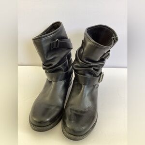 ERIC MICHAEL Sz 38 Laguna Mid Calf Black Leather Boots Moto Pull On